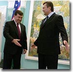 Ш.Мирзияев и В.Янукович. Фото с веб-сайта газеты Коммерсантъ-Украина
