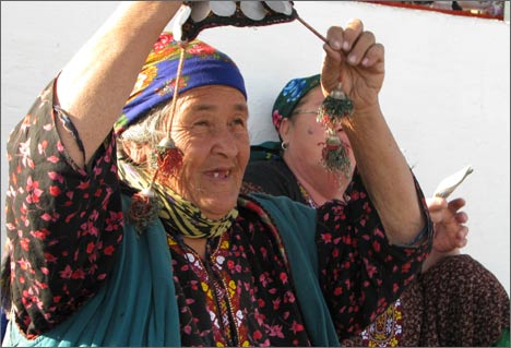 Туркменские бабушки на базаре. Фото Натальи Антелава