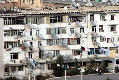 Фотография типичного ашхабадского жилого дома. Фото с сайта Chrono-tm.org