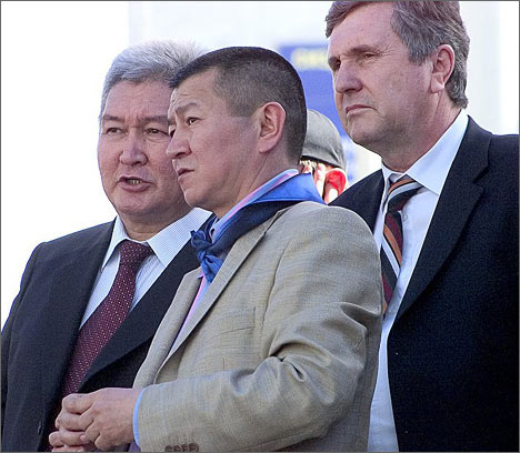 Феликс Кулов в стане лидеров оппозиции