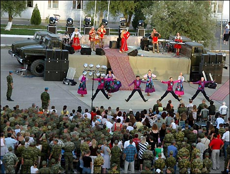 Концерт для военнослужащих 201-й Российской военной базы