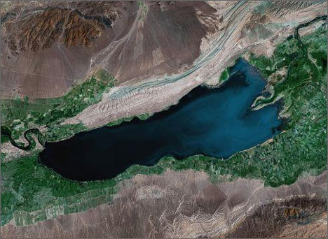 Кайраккумское водохранилище, фото из космоса, Maps.Google.com