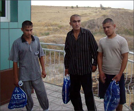 Правонарушители из Узбекистана возвращаются домой