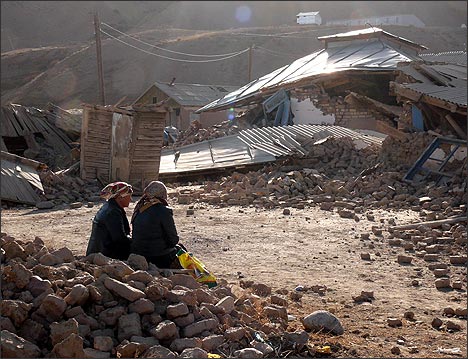 Село Нура, Кыргызстан. Последствия землетрясения