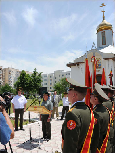 На праздновании 66-й годовщины со дня образования 201-й Гатчинской дважды Краснознамённой мотострелковой дивизии