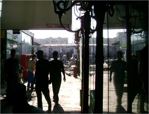 Последствия пожара на Паркентском рынке стройматериалов в Ташкенте