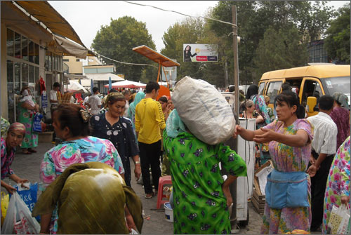 Женщины на рынках Таджикистана