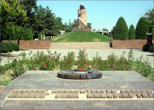Братские могилы. Мемориальный комплекс в Ташкенте