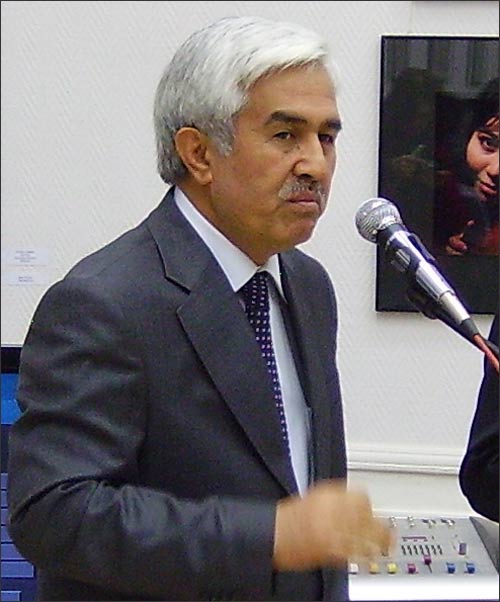 Президент Академии художеств Узбекистана Турсунали Кузиев