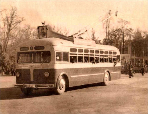 1947 год, первый ташкентский троллейбус  Тимур Узаков