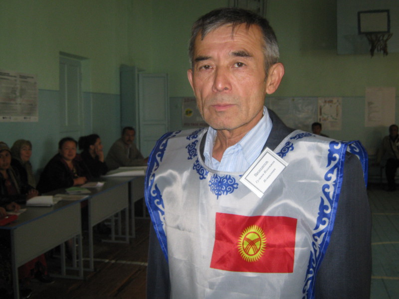 Председатель одной из ошских избирательных комиссий Илхомжон Гулямов