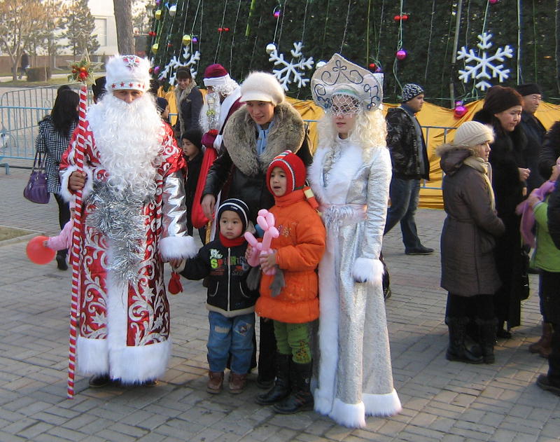 Новогодние гуляния в центре Ташкента