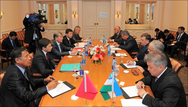На переговорах в Ташкенте
