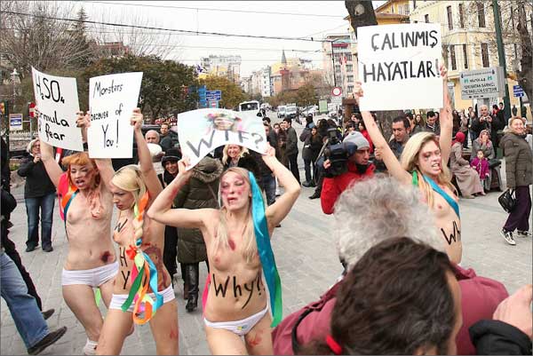 http://news.fergananews.com/photos/2012/04/femen1.jpg