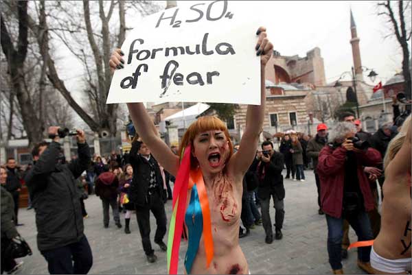 http://news.fergananews.com/photos/2012/04/femen2.jpg