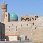 Мавзолеи комплекса Шах-и-Зинда потрясают размерами и великолепием орнамента