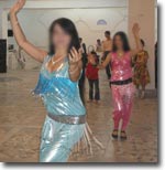 Узбекистан: Жизнь танцовщицы на свадьбах тяжела, а работа унизительна