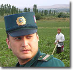 Сельскохозяйственные работы в Узбекистане проходят под тотальным контролем силовых структур