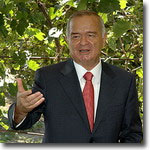 Президент Узбекистана начал активную предвыборную саморекламу