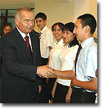 Узбекистан: Минвузу страны невыгодно иметь студентов-отличников