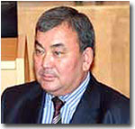 Кыргызстан: Новый спикер парламента - перебежчик, контрабандист или «террорист»?