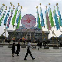 Навруз в Узбекистане: Главный праздничный концерт в Ташкенте сорвала непогода