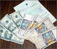 Финансы по-узбекски: Разница между официальным и «черным» долларом все время растет