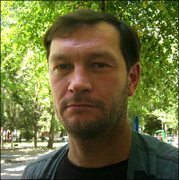 Узбекистан: В Ангрене преследуют правозащитника Дмитрия Тихонова