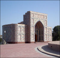 Узбекистан: в Самарканде снесли и заново отстроили мемориальный комплекс Мирзо Улугбека