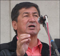 Кадыржан Батыров: Власти Кыргызстана так и не научили людей работать и платить по счетам