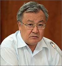 Кыргызстан: Глава Нацкомиссии по изучению июньских событий - о братьях-узбеках, Батырове и национальном достоинстве
