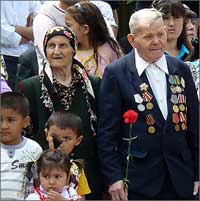 В Узбекистане отметили День памяти и почестей