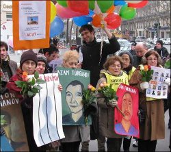 Франция: Правозащитники тоже «поздравили» Ислама Каримова с днем рождения (видео)