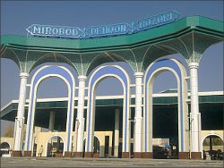 Узбекистан: Мелкий бизнес уходит в тень. Под крышу налоговой 