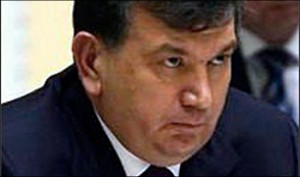 Узбекистан: Премьер-министр пригрозил чиновникам, что лишит их зарплат, полученных за весь период работы
