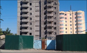 Узбекистан: Дом не достроен, но дважды продан. Где деньги?