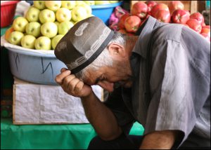 Странность современного Узбекистана: Бедные и богатые, несчастные и довольные