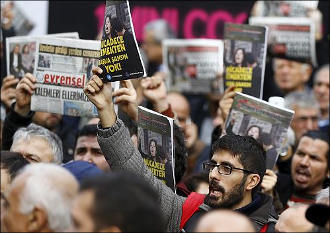 Террористы и пособники. За что сидят турецкие журналисты?