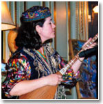 Музыку Центральной Азии при Лондонском Университете преподает Разия Султанова - молодой профессор из Ферганы