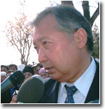 Киргизская оппозиция вывела своих сторонников на улицы. Президент грозит нарушителям закона. Милиция на юге страны не выполняет приказов из Бишкека