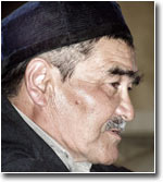 Власти Джизакской области Узбекистана успокоили стихийный бунт, накормив возмущенных дехкан пловом