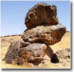 Качающиеся скалы — природный феномен Бахмальских гор